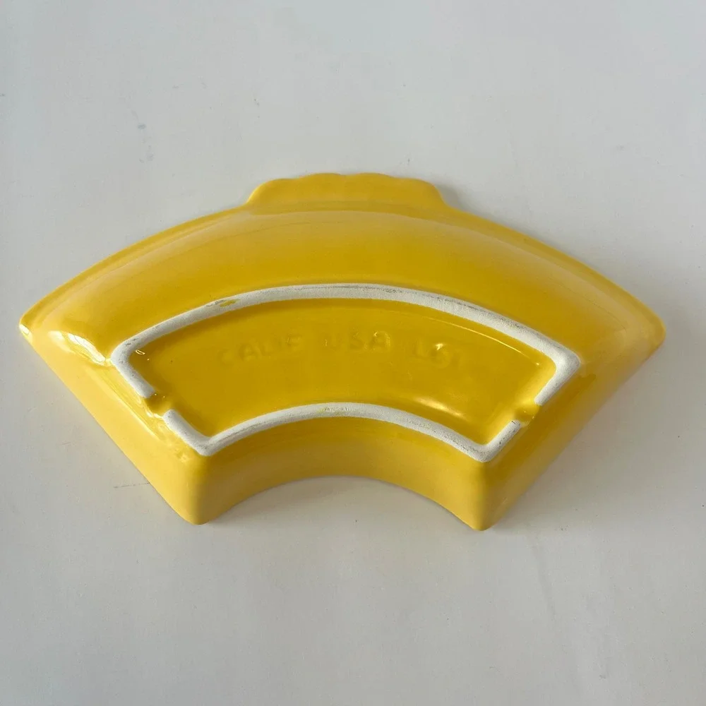 Vintage California USA L61‎ Yellow Fan Shell Shaped Pottery Dish Mid Century MCM